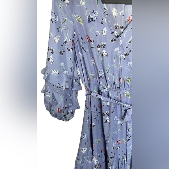 Gilli Lavender Purple Floral Print Surplice Tie Waist 3/4 Sleeve Mini Dress Sz S - Picture 4 of 10